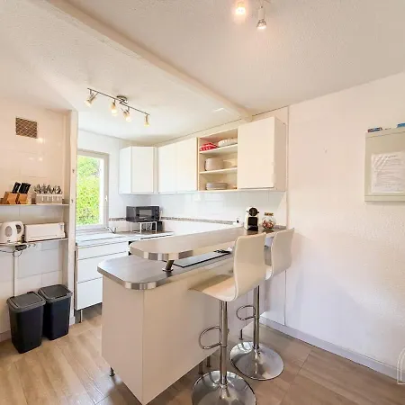 Cosy A Portissol Avec Jardinet Apartment Sanary-sur-Mer